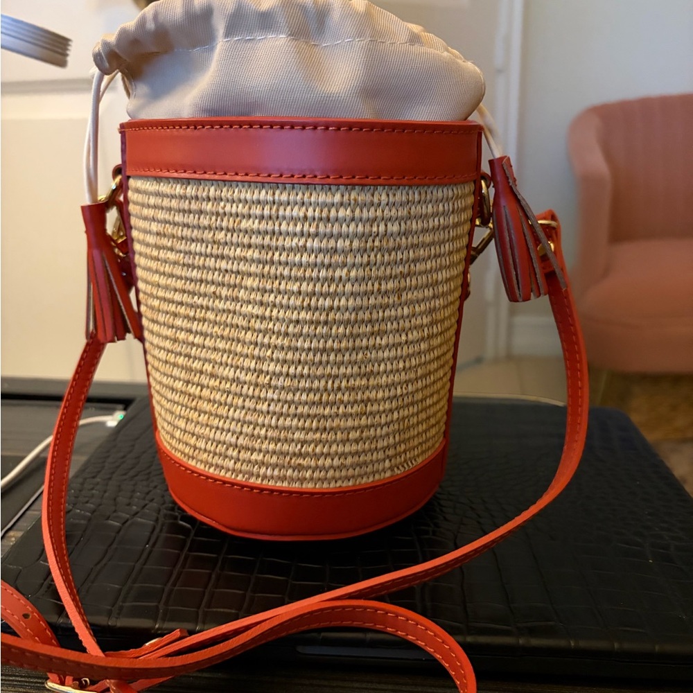 Chic Red and Tan Crossbody Bucket Bag